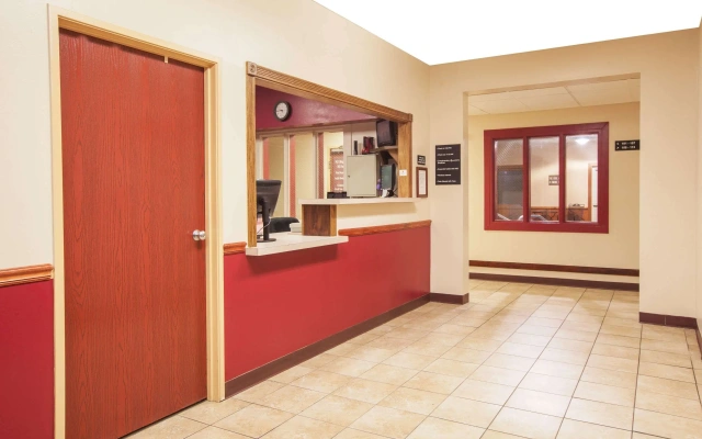 Super 8 by Wyndham Mason City