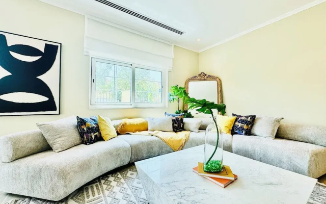 Venduras - 3BR Villa in Jumeirah Park