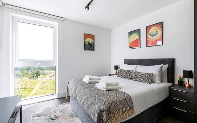 Sleek and Stylish 9th Floor Apartment
