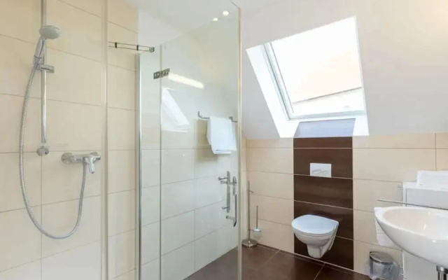Oak Modern Retreat in Uberlingen