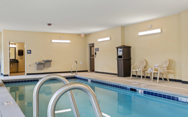 Cobblestone Hotel & Suites - Alpine