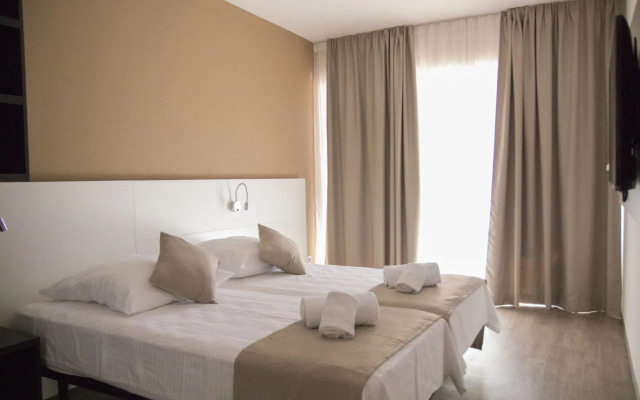 Planet Hotels One Adults Only +16
