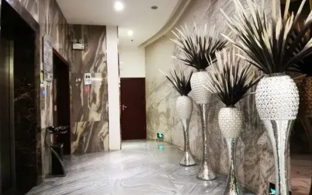 Carlton Hotel