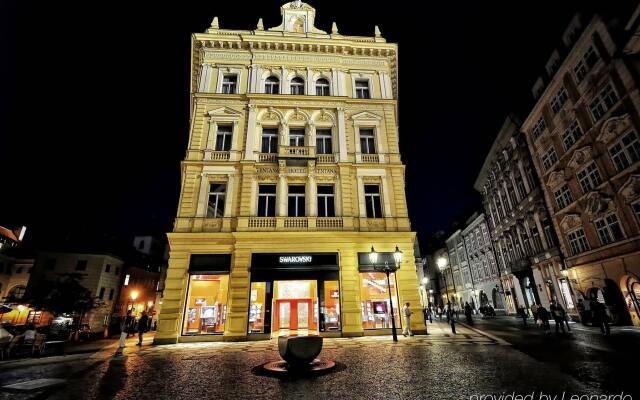 Ventana Hotel Prague вид на фасад