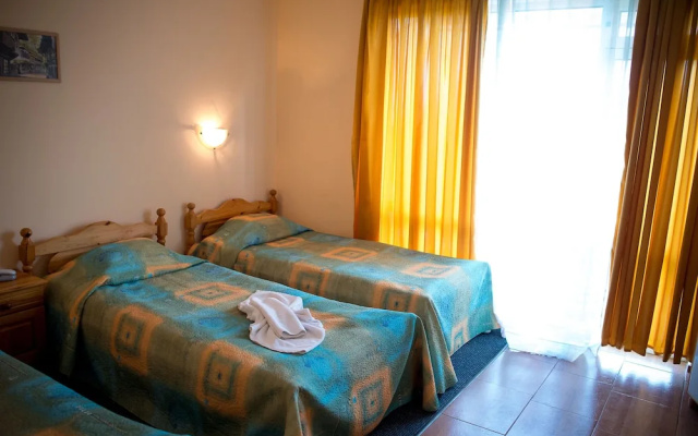Golden Horn Hotel
