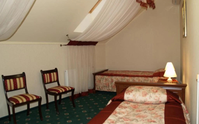 Atrium Hotel