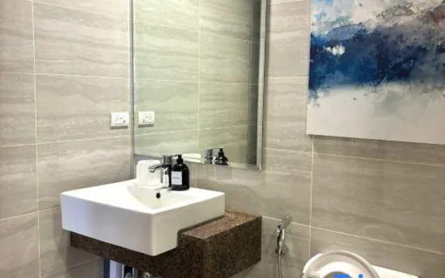 Bayshore Residential Resort Unit 11J 2br