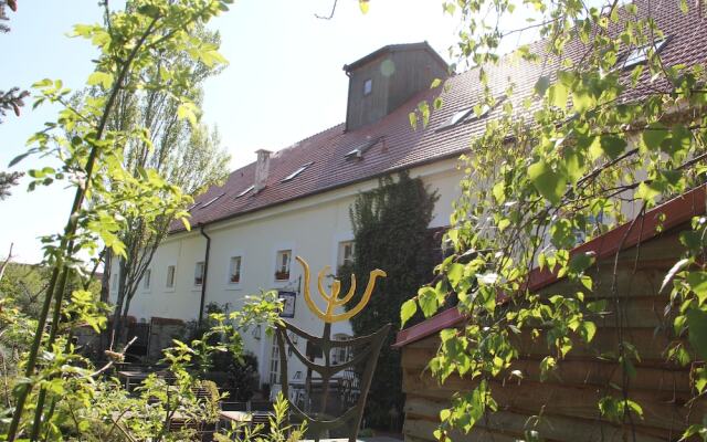 Отель Auberge de Provence вид на фасад