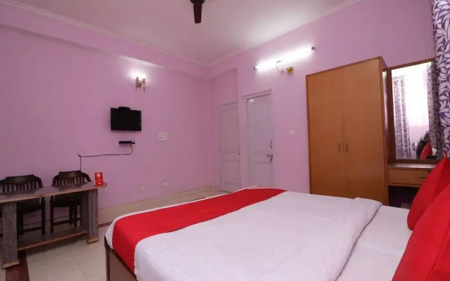 Moksh Hotel by OYO Rooms