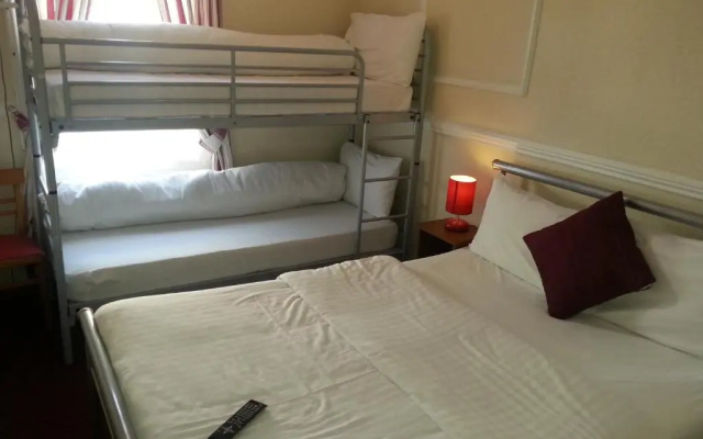 Lynwood Hotel