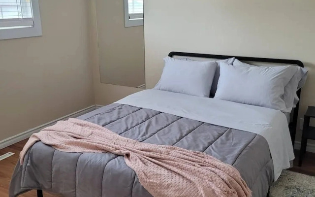 Gorgeous Beacon Heights 2 Bedrooms Apartment