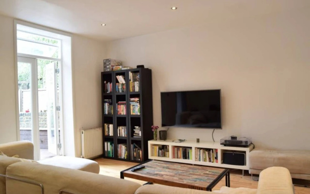 2 Bedroom Home in Dalston