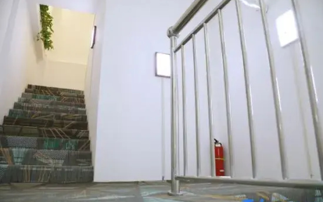 xinzheng Jiuyue Impression Hotel (Zhengda First Affiliated Hospital South Campus)