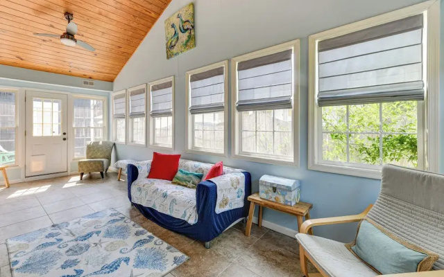 Fish, Swim & Boat: Colonial Beach Bungalow