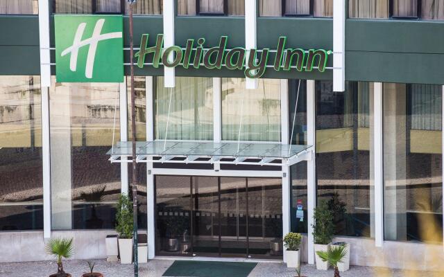 Отель Holiday Inn Lisbon вид на фасад