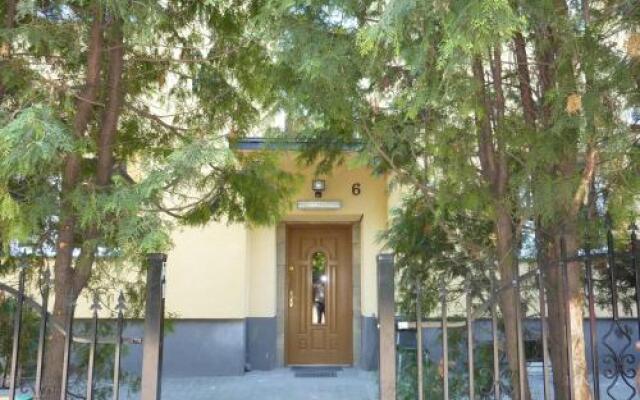 Отель Hotelik Na Zdrowiu вид на фасад