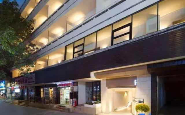 No.153 Zhongshan Courtyard (Chongqing Liziba Lianglukou Metro Station Store)