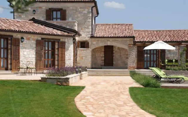 Villas Lakovići by Istarski Dvori