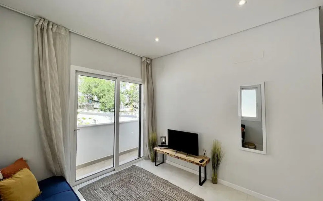 Praia DA Rocha Modern by Homing
