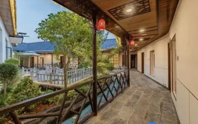 Liantai Xiaozhu Homestay (Lushan Scenic Area Donglin Buddha)