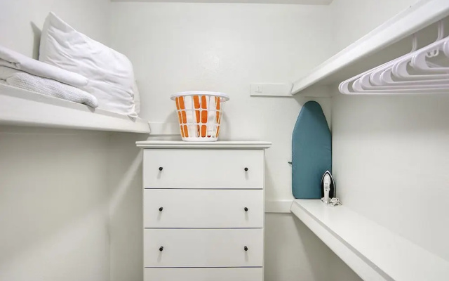 Park Suites at 112 - One Bedroom Apartment