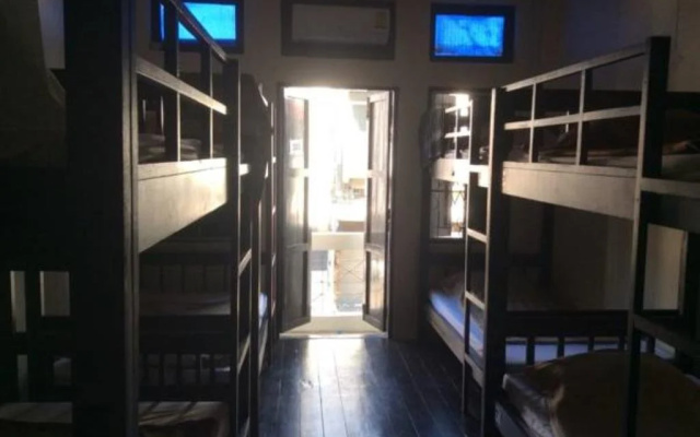Thapae Backpackers Hostel
