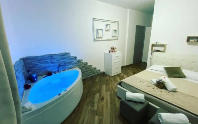 Balconies Overlooking the sea Deluxe Room With Whirlpool