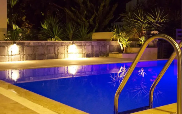 Levon Villa Hotel