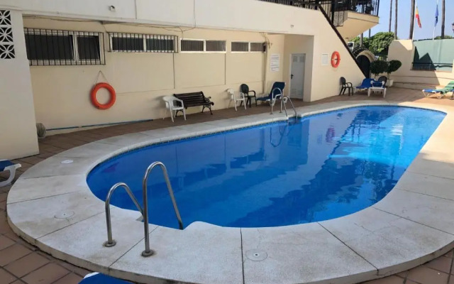 Apartamento 4-2, Edificio Eden Roc I