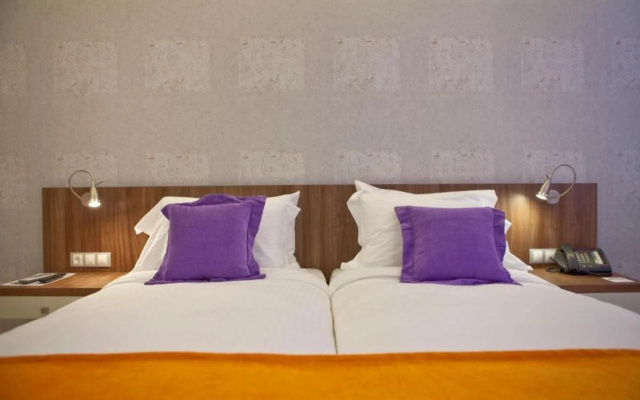 Novus City Hotel