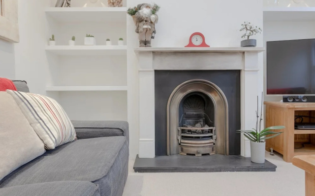 Spacious 2 Bedroom in Battersea
