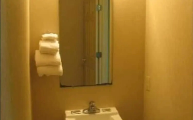 Sandpiper Motel