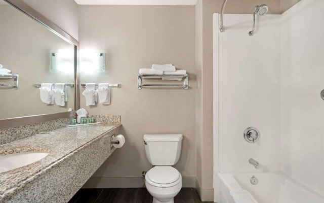 Best Western Cedar Inn & Suites