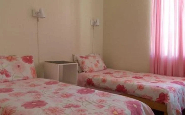 Franschhoek Travellers Lodge & Group Accommodation
