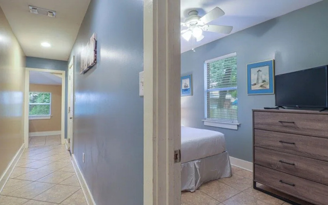 Delightful 2-bedroom, 1-bath Home Near Biloxi's Scenic Back Bay