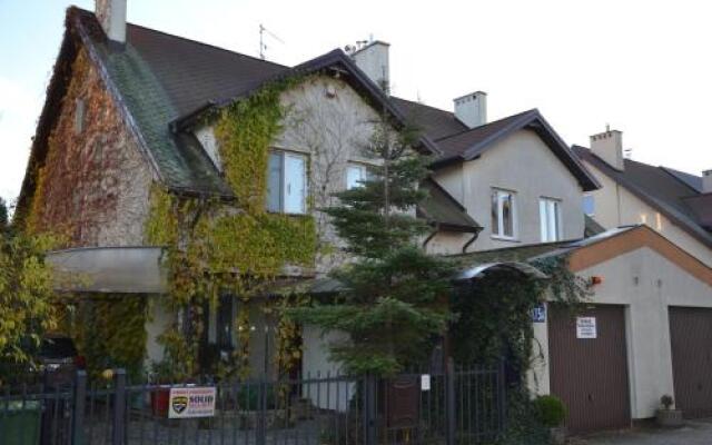 Отель Prestige House Варшава вид на фасад