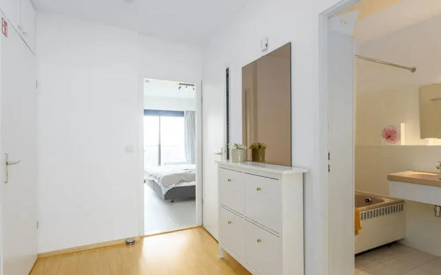 Cozy 1-bedroom Apartment With Sea View