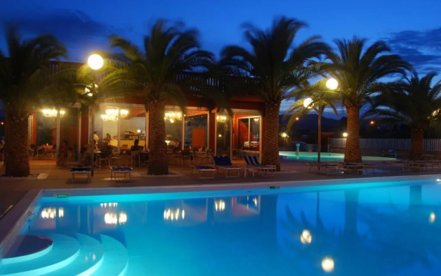 Hotel Maxims