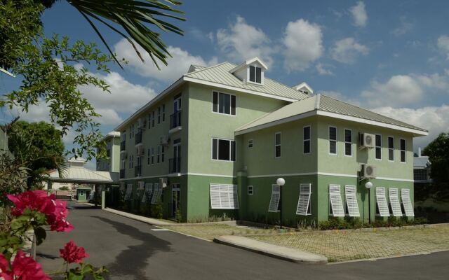 Апартаменты Kingsway New Kingston Guest Apartment II вид на фасад