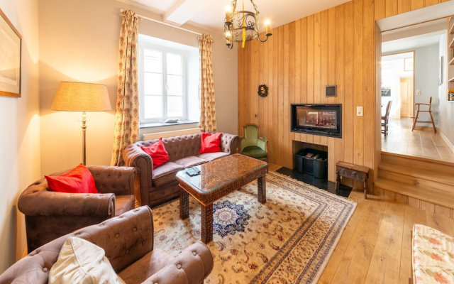 Charming Farmhouse in Ouffet for 7
