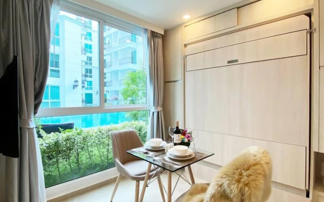 1 Bedroom Condo in Great Location D419