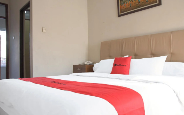 Kutilang Syariah Guest House by RedDoorz