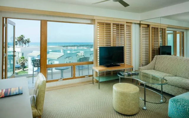 Pier South Resort, Autograph Collection