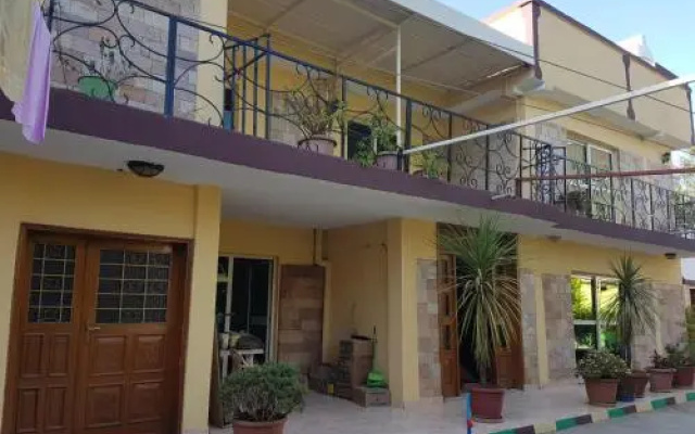 Dalol Guest House
