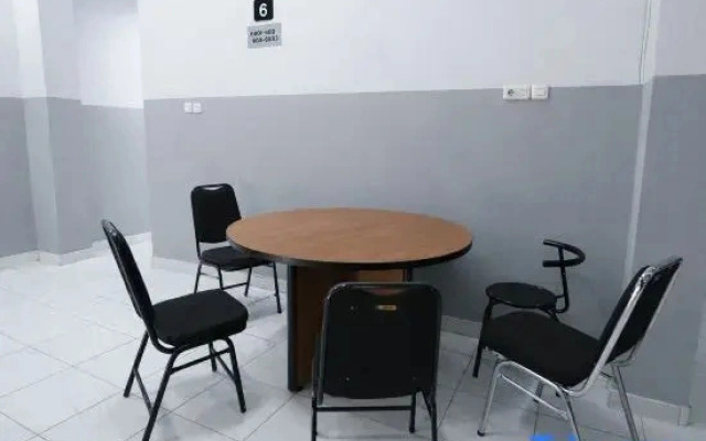 V1 Hotel Near Mangga Besar