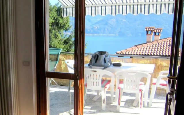 Apartment With Large Terrace and a Magnificent Lake View