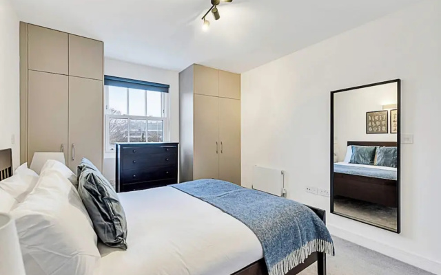 Chiswick Gem: 2 Bedroom Flat