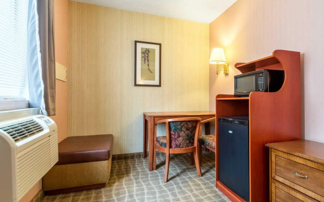 Rodeway Inn Limon Area