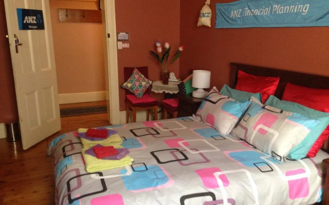 Wozza's B&B and Vault Cafe