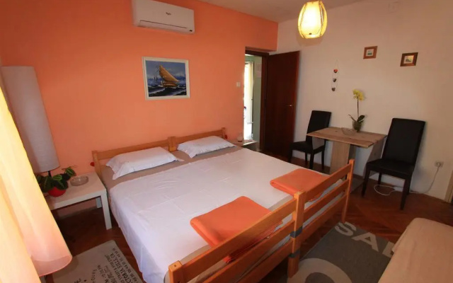 Apartment Antic S